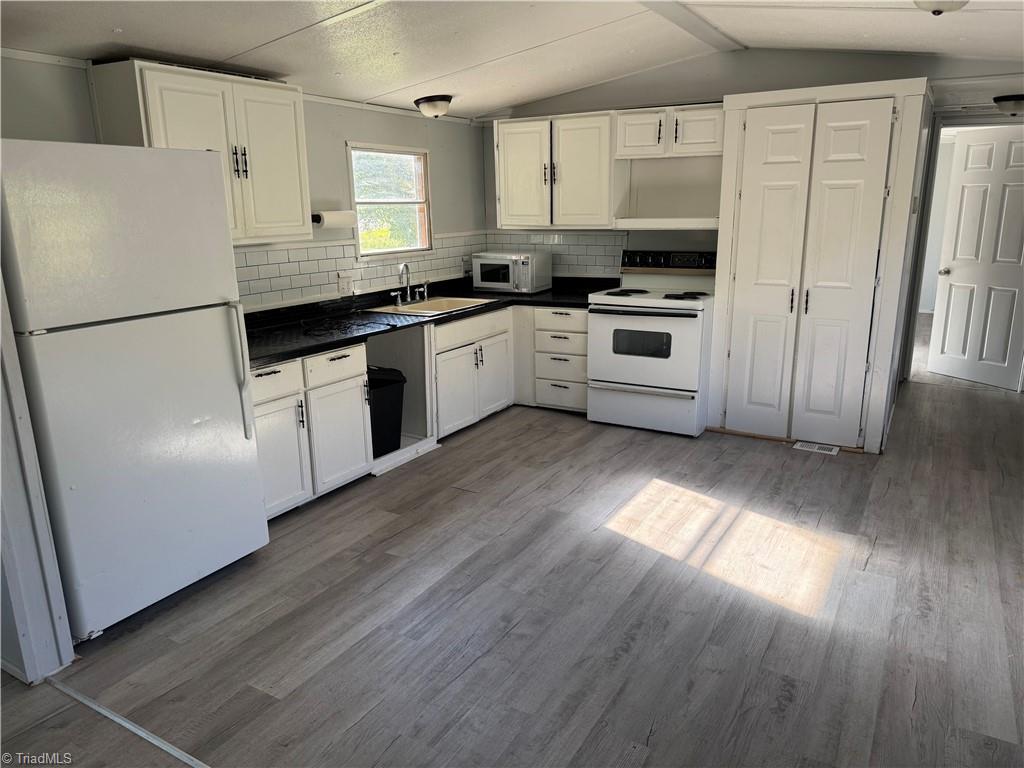 2375 Old Us Highway Ronda, NC 28670 - Photo 14 of 31