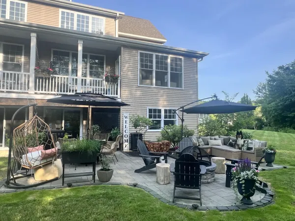 $850,000 | 8 Cider Mill Lane, Stratham, NH 03885