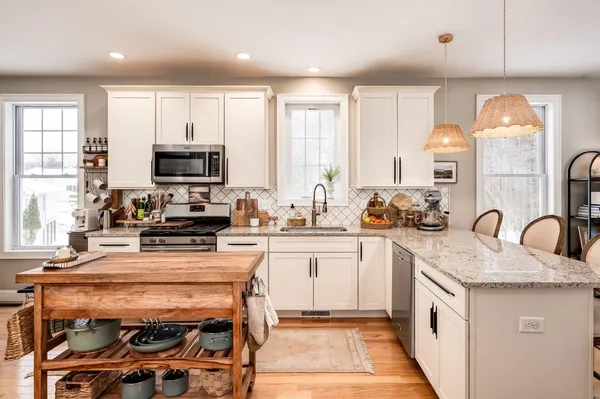 $850,000 | 8 Cider Mill Lane, Stratham, NH 03885