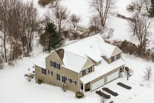 $850,000 | 8 Cider Mill Lane, Stratham, NH 03885