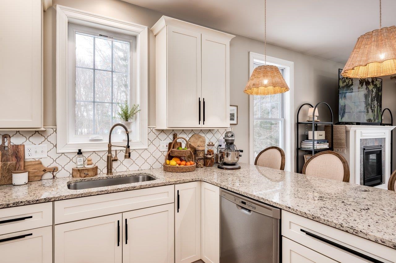 8 Cider Mill Lane Stratham, NH 03885 - Photo 5 of 50