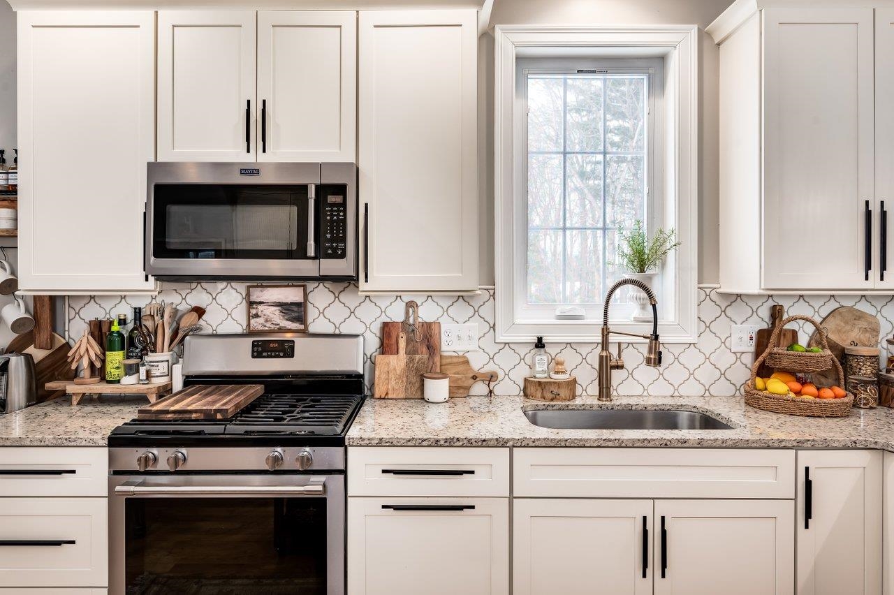 8 Cider Mill Lane Stratham, NH 03885 - Photo 6 of 50