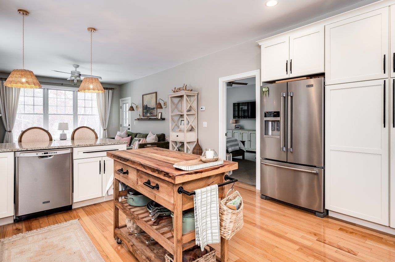 8 Cider Mill Lane Stratham, NH 03885 - Photo 9 of 50