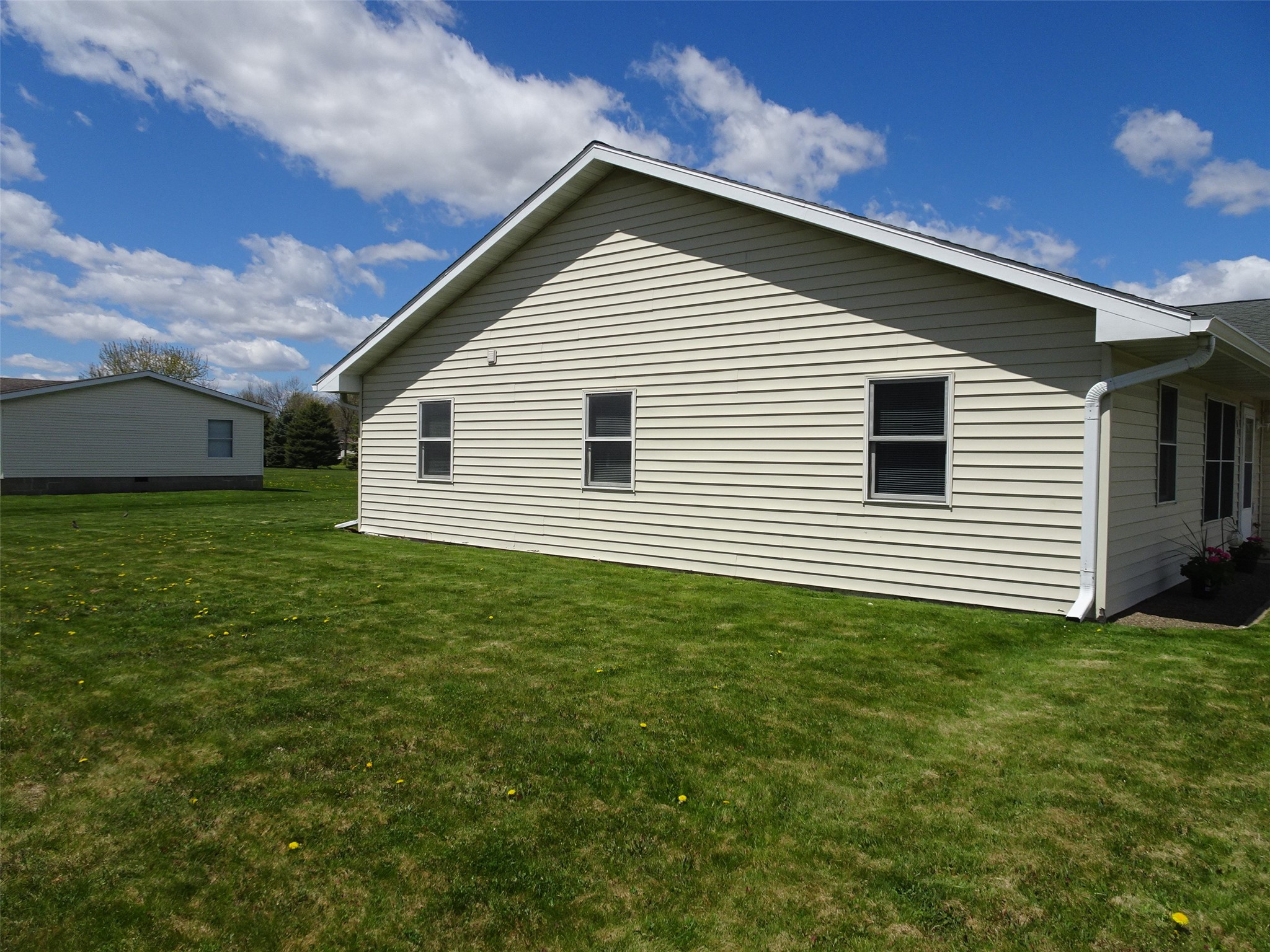 609 Washington Street Almena, WI 54805 - Photo 3 of 21