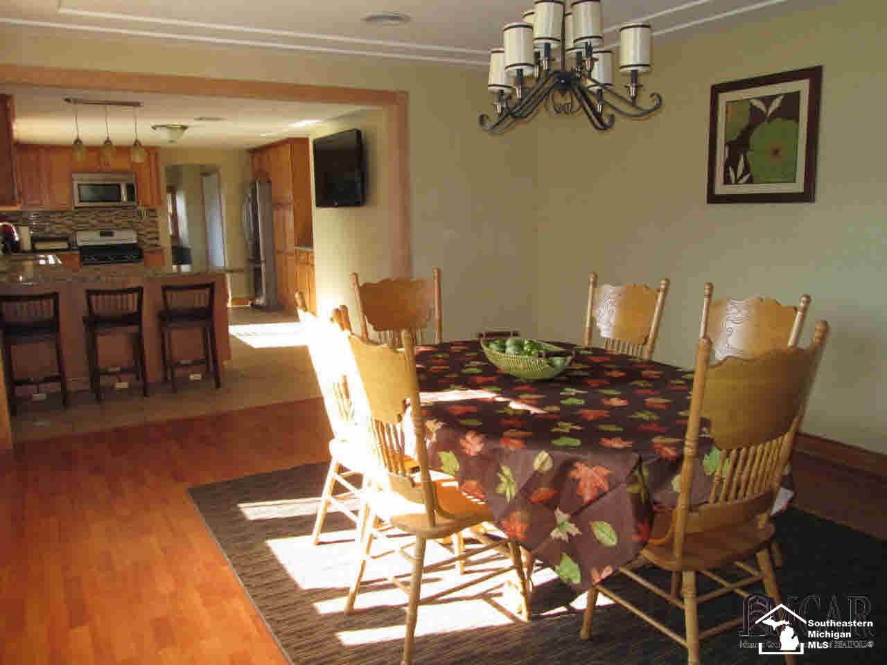 9233 Douglas Road Temperance, MI 48182 - Photo 15 of 26