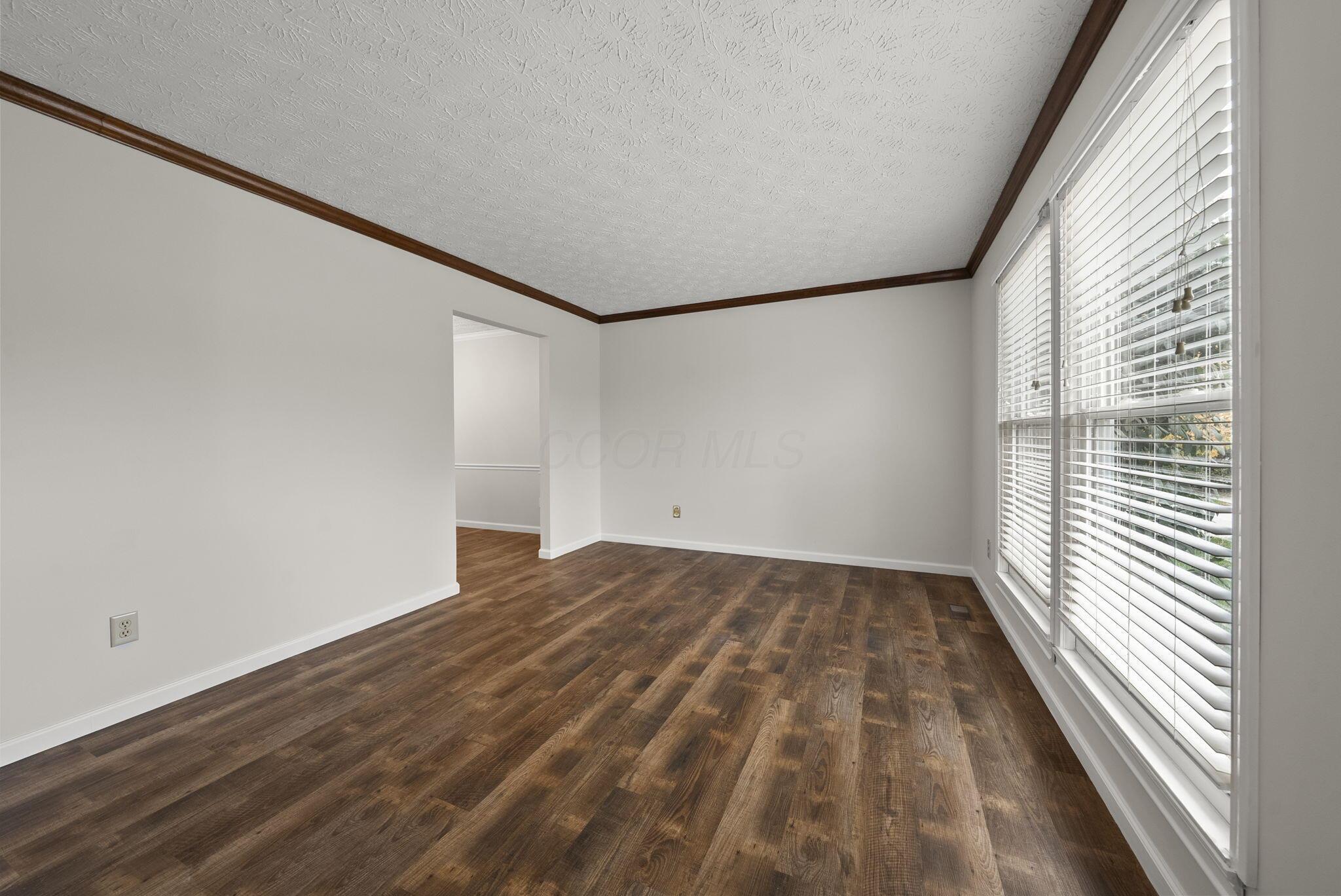 3552 Mountshannon Road Columbus, OH 43221 - Photo 7 of 36 4-web-or-mls-DSC03813