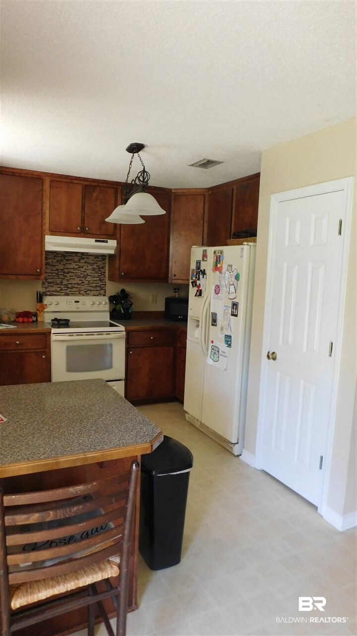 19814 Keller Road Foley, AL 36535 - Photo 3 of 30 Kitchen