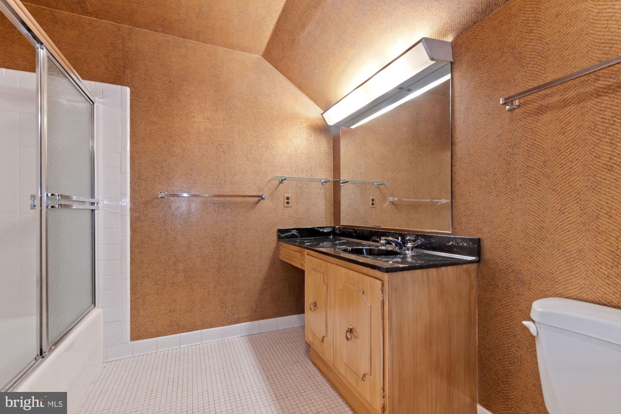 4400 Tournay Road Bethesda, MD 20816 - Photo 34 of 51 En-suite full bath
