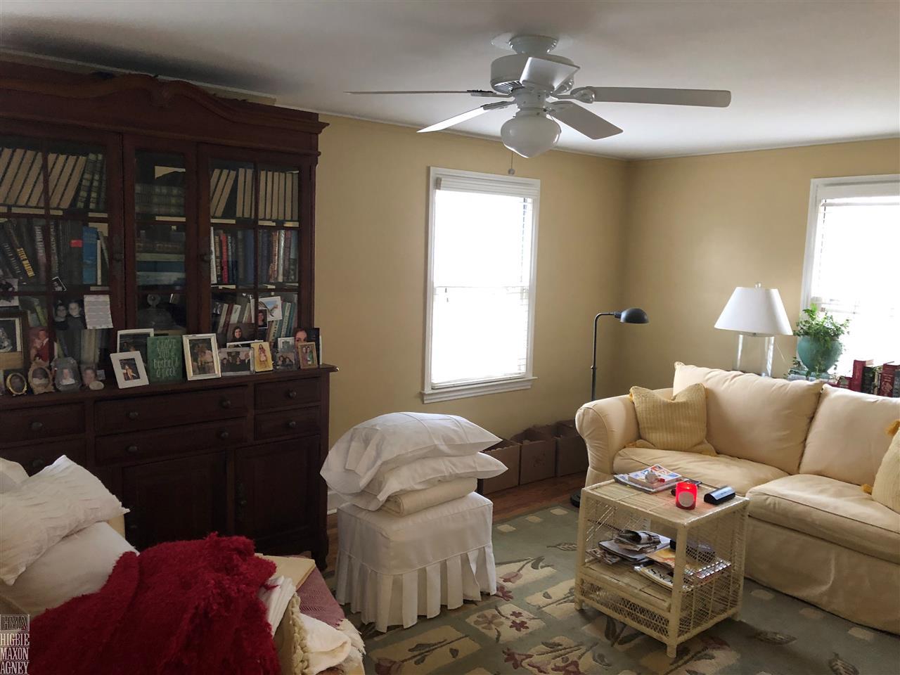 1633 Roslyn Road Grosse Pointe Woods, MI 48236 - Photo 7 of 11