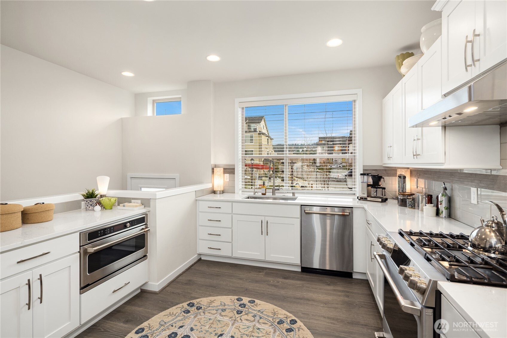 1027 6th Walk Northeast Issaquah, WA 98029 - Photo 4 of 27