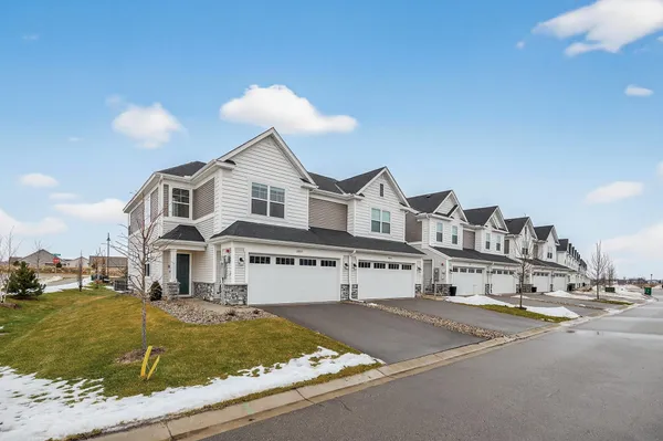 $352,000 | 1935 Prospect Lane, Carver, MN 55315