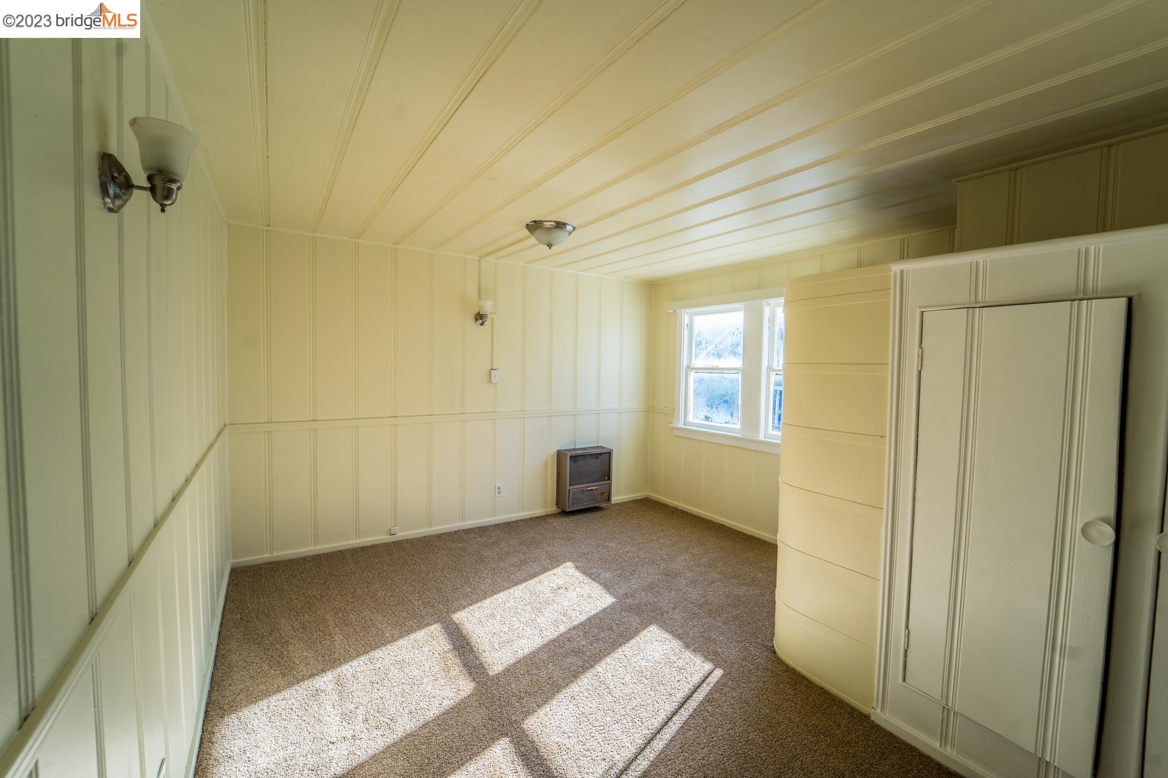 2205 Curtis Street Berkeley, CA 94702 - Photo 21 of 38 a view of an empty room