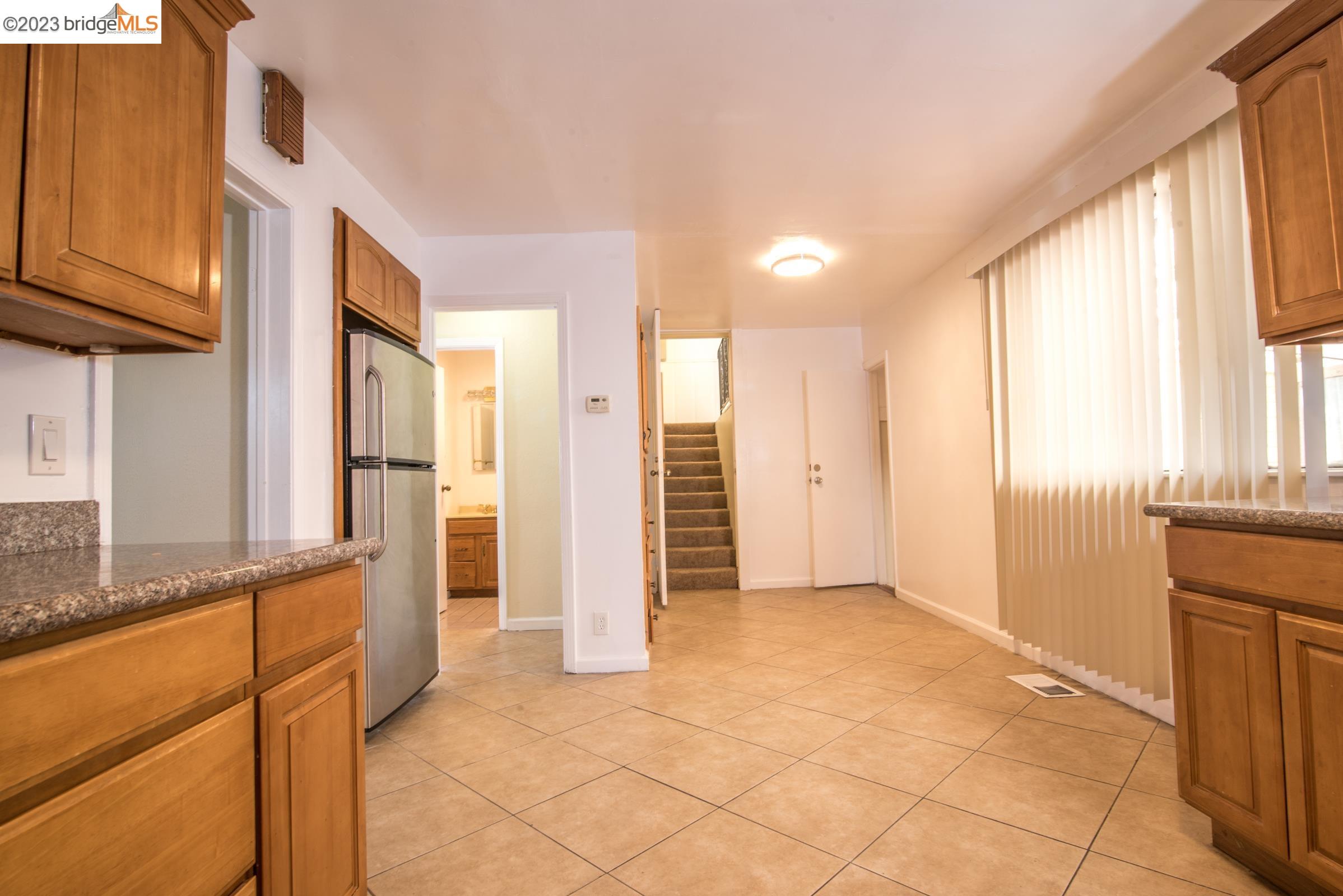 2205 Curtis Street Berkeley, CA 94702 - Photo 32 of 38 a view of an empty room and window