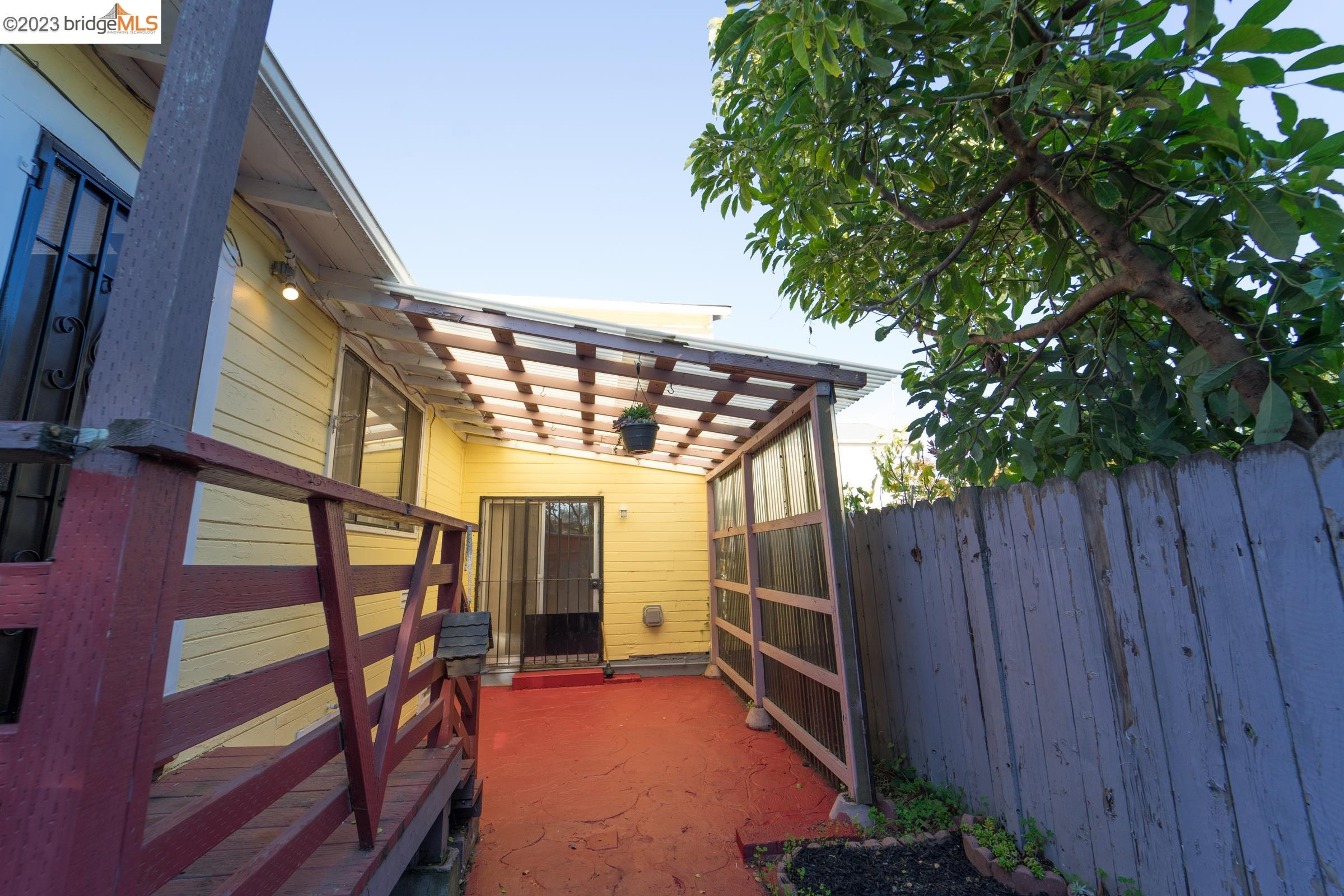 2205 Curtis Street Berkeley, CA 94702 - Photo 38 of 38 a view of an front door