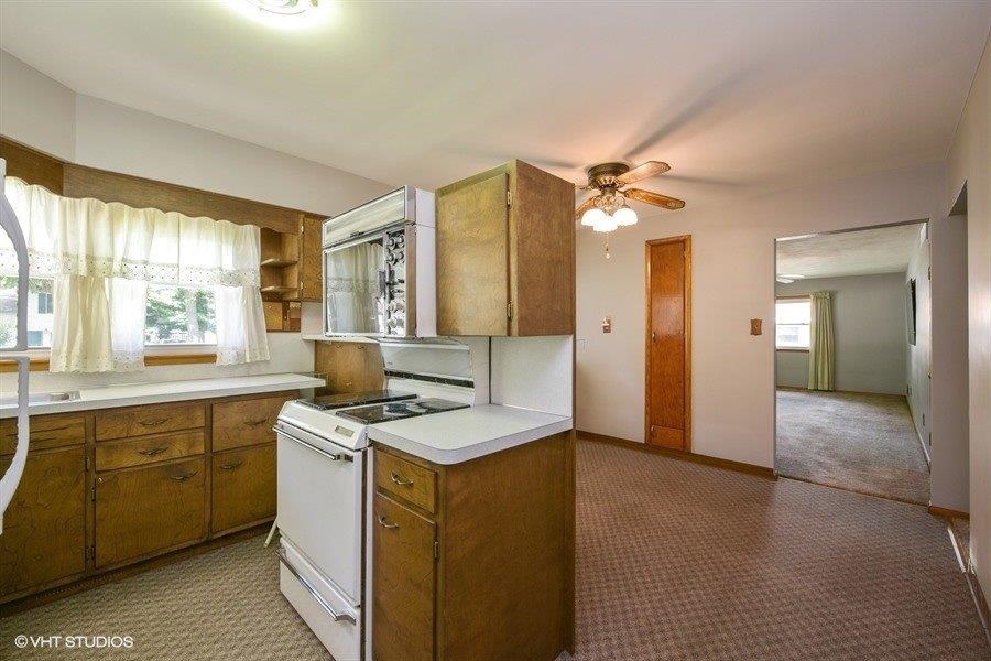 409 North Indiana Street Griffith, IN 46319 - Photo 4 of 10 900x600