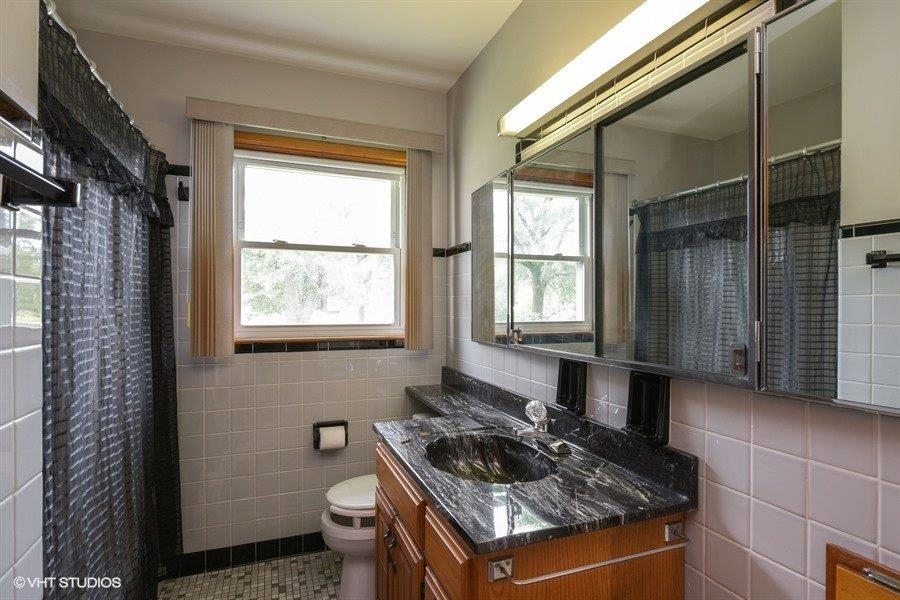 409 North Indiana Street Griffith, IN 46319 - Photo 9 of 10 900x600