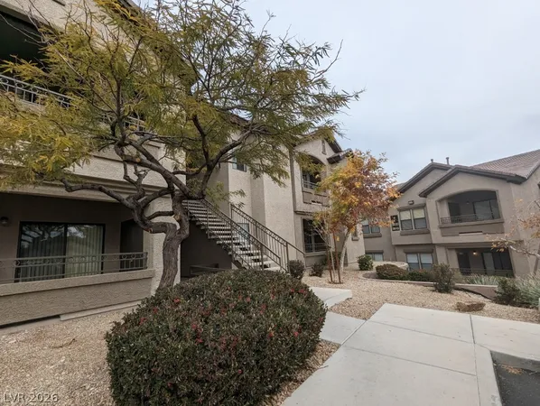 $1,375 | 8250 North Grand Canyon Drive, Unit 1044, Las Vegas, NV 89166