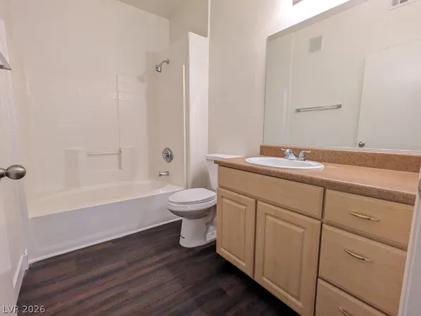 $1,375 | 8250 North Grand Canyon Drive, Unit 1044, Las Vegas, NV 89166