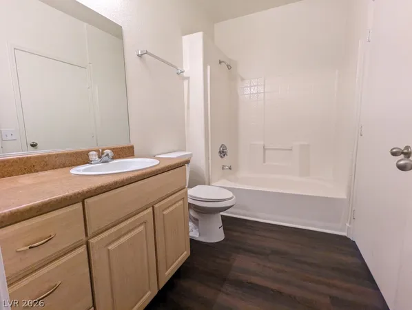 $1,375 | 8250 North Grand Canyon Drive, Unit 1044, Las Vegas, NV 89166