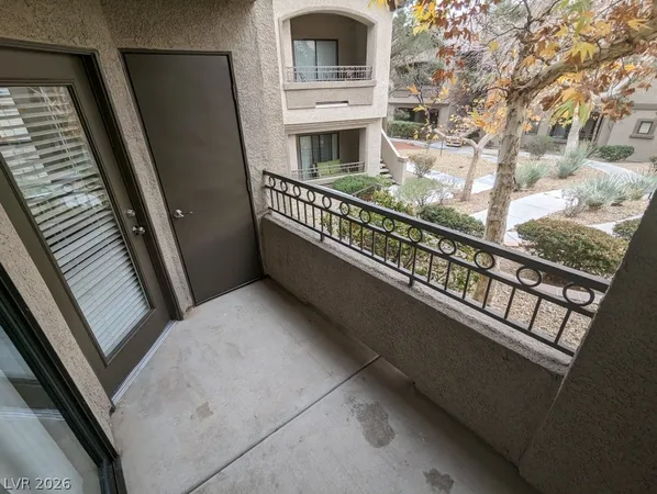$1,375 | 8250 North Grand Canyon Drive, Unit 1044, Las Vegas, NV 89166