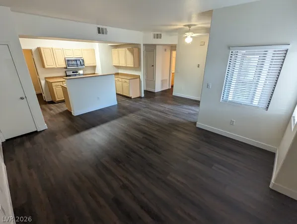 $1,375 | 8250 North Grand Canyon Drive, Unit 1044, Las Vegas, NV 89166