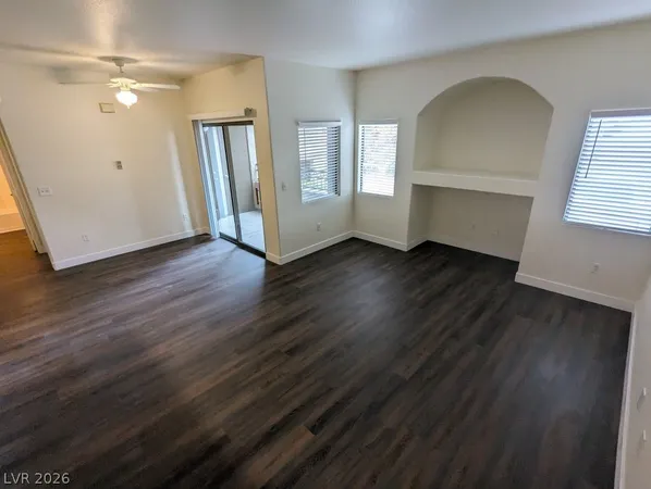 $1,375 | 8250 North Grand Canyon Drive, Unit 1044, Las Vegas, NV 89166