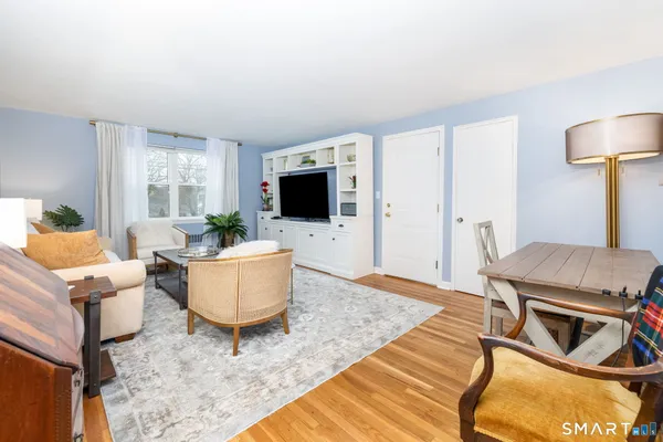 $274,900 | 40 Arnold Way, Unit 40, West Hartford, CT 06119