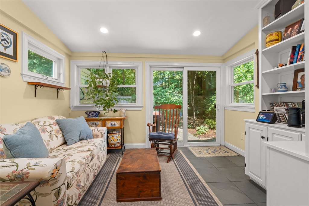 31 Old Farm Road Dedham, MA 02026 - Photo 11 of 39