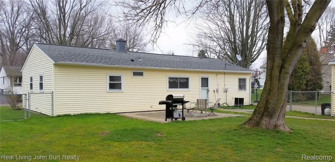 2553 Mueller Road Lake Orion, MI 48359 - Photo 14 of 19 20160407_093522.jpg