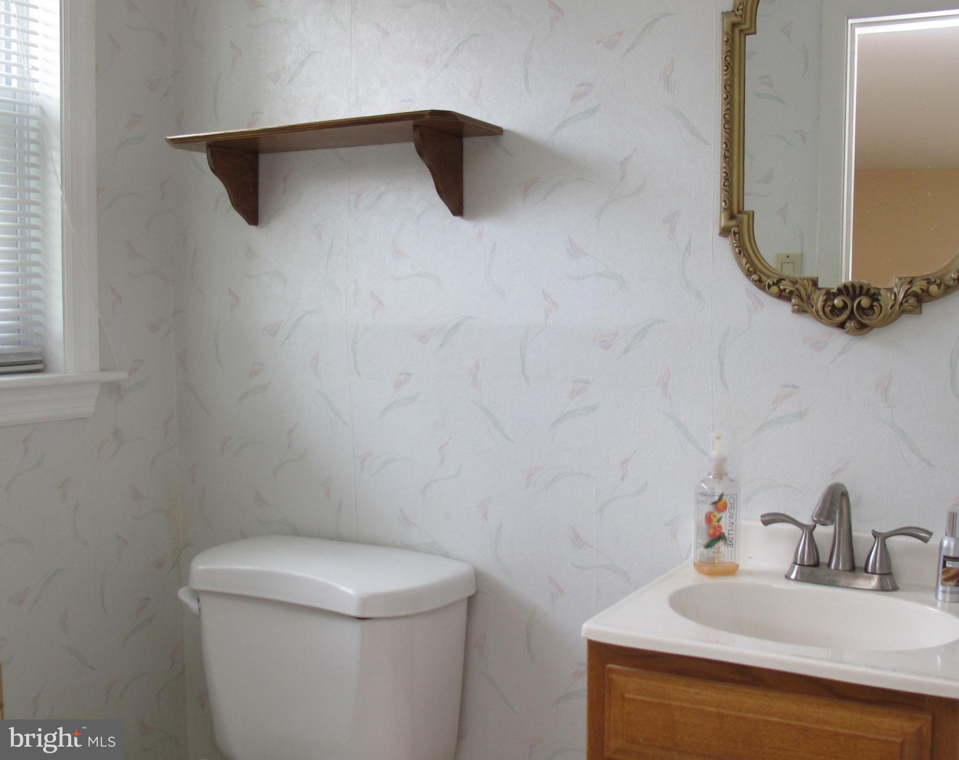 421 Pomona Road Cinnaminson, NJ 08077 - Photo 16 of 27 Powder Room