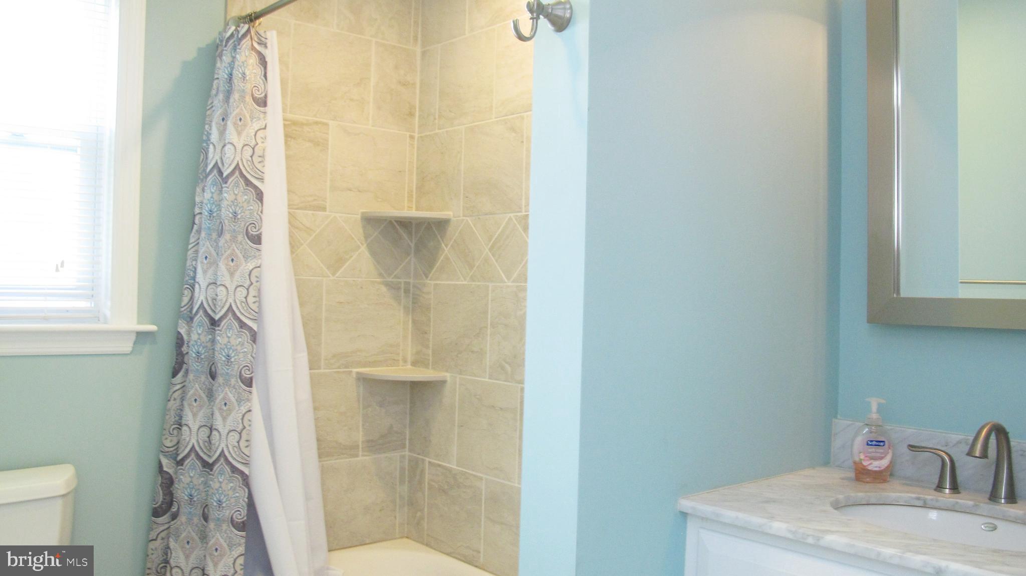 421 Pomona Road Cinnaminson, NJ 08077 - Photo 19 of 27 RENOVATED Main Bathroom