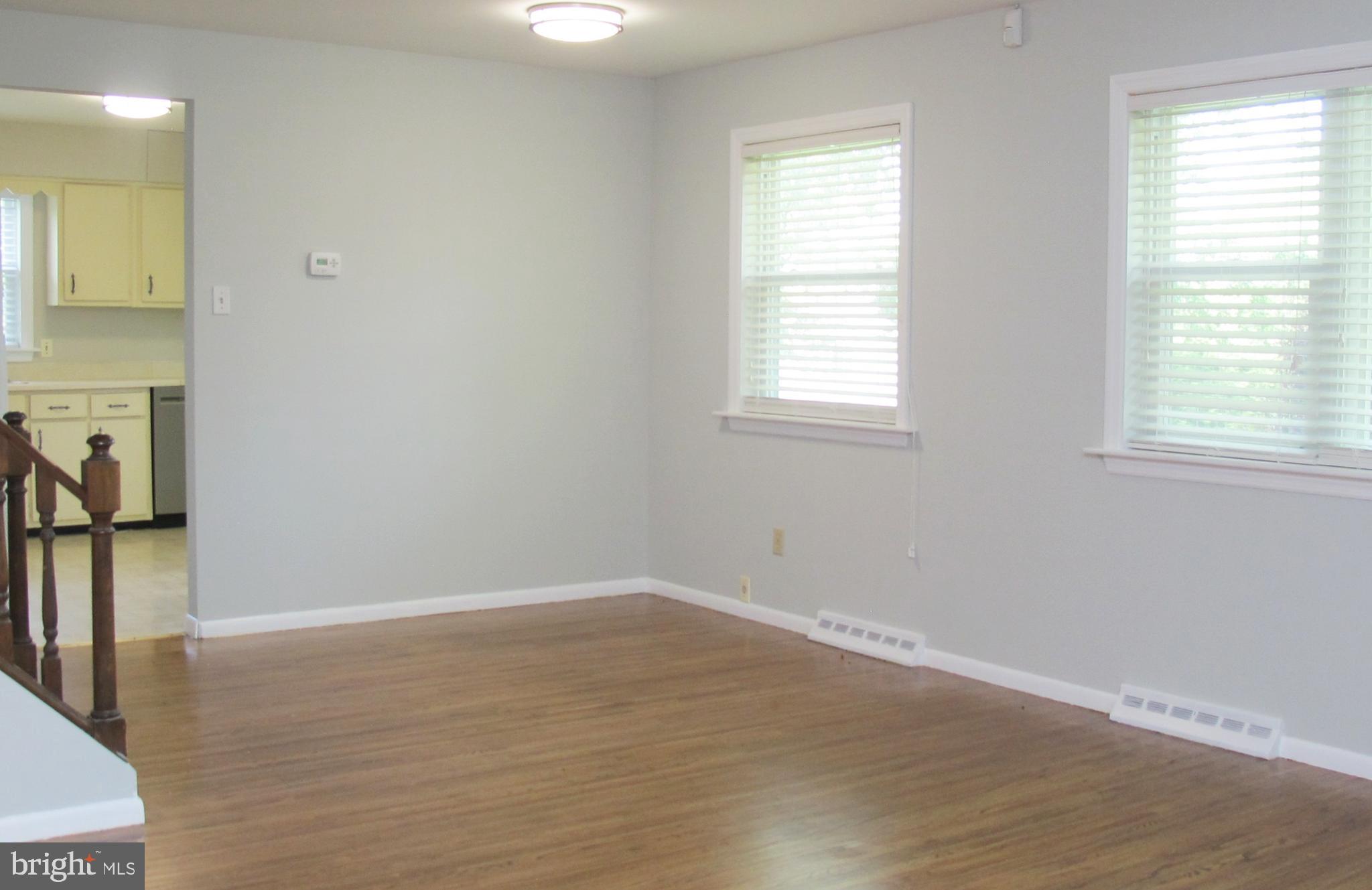 421 Pomona Road Cinnaminson, NJ 08077 - Photo 9 of 27 Dining Area