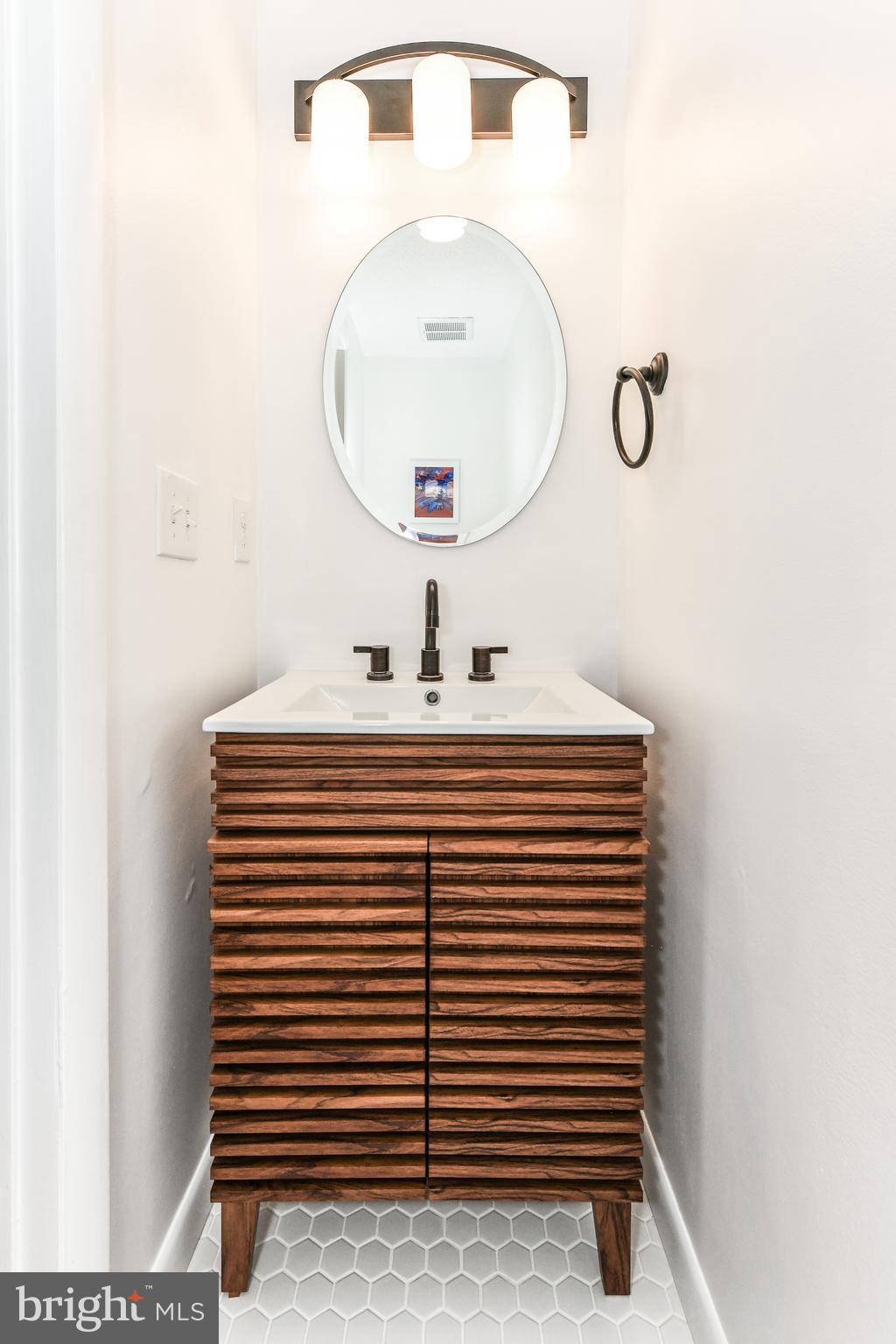 1407 Newport Spring Court Reston, VA 20194 - Photo 37 of 50 Powder Room