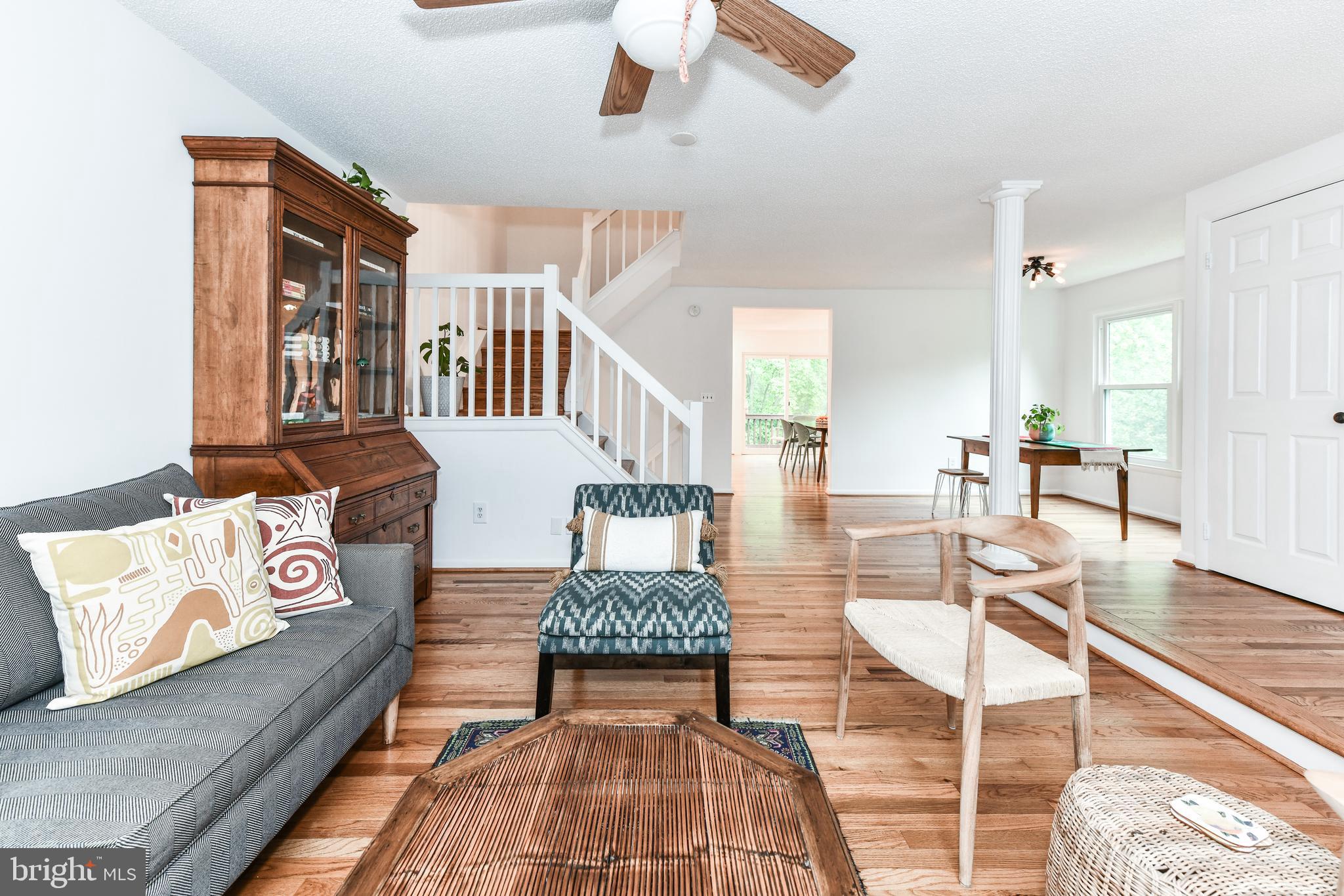 1407 Newport Spring Court Reston, VA 20194 - Photo 7 of 50 Living Room