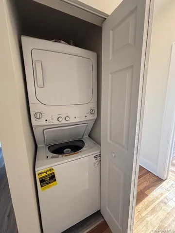 $2,695 | 159 Main Street, Huntington, NY 11743