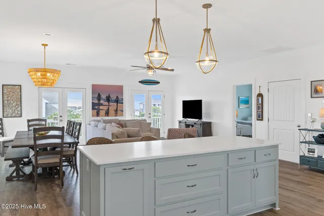 $1,359,000 | 501 Bridgers Avenue, Topsail Beach, NC 28445