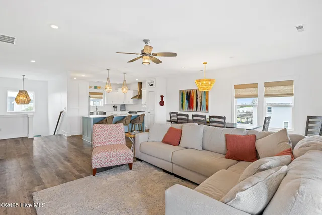 $1,359,000 | 501 Bridgers Avenue, Topsail Beach, NC 28445