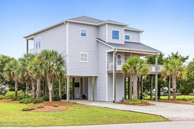 $1,359,000 | 501 Bridgers Avenue, Topsail Beach, NC 28445