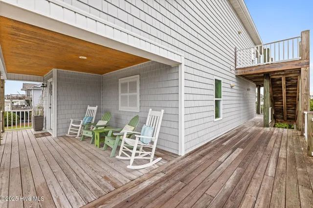 $1,359,000 | 501 Bridgers Avenue, Topsail Beach, NC 28445