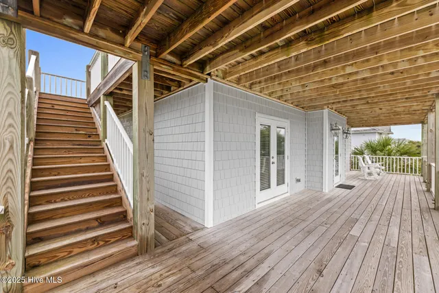 $1,359,000 | 501 Bridgers Avenue, Topsail Beach, NC 28445