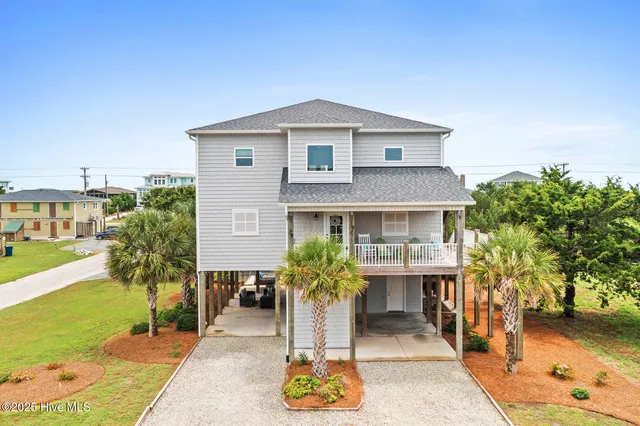$1,359,000 | 501 Bridgers Avenue, Topsail Beach, NC 28445