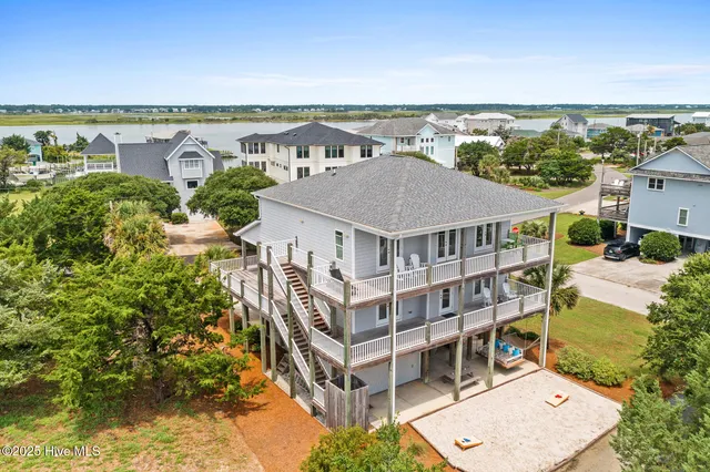 $1,359,000 | 501 Bridgers Avenue, Topsail Beach, NC 28445