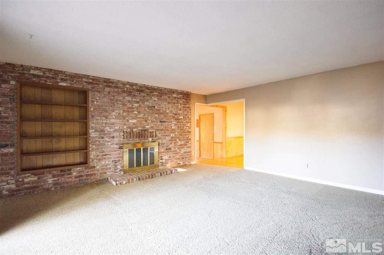 22817 Carriage Drive Reno, NV 89521 - Photo 8 of 24 Photo 8