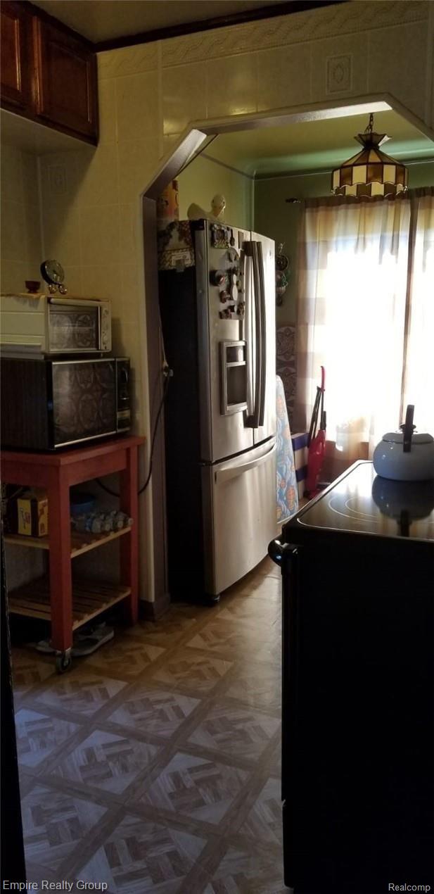 6614 Rutherford Street Detroit, MI 48228 - Photo 9 of 22 KITCHEN SIDE.jpeg