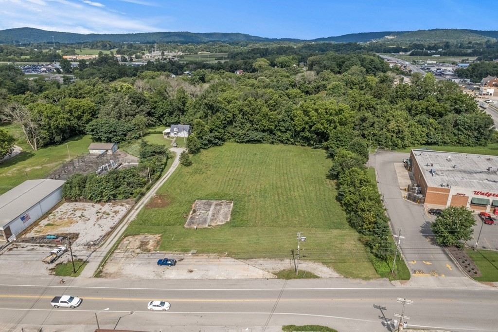 25 Mayberry Street Sparta, TN 38583 - Photo 4 of 16 an aerial view of a residential houses
