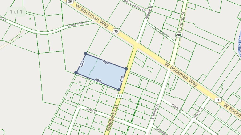 25 Mayberry Street Sparta, TN 38583 - Photo 10 of 16 a bathroom with a shower and a shower curtain