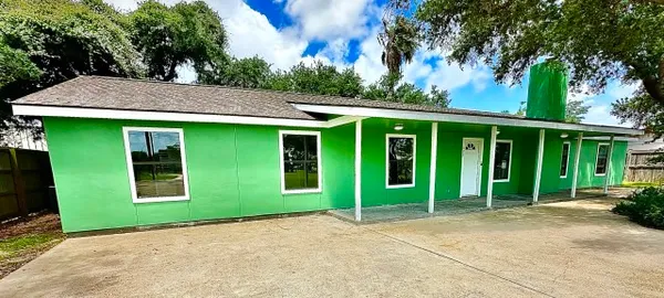 $349,900 | 505 16th Street, Port O'Connor, TX 77982