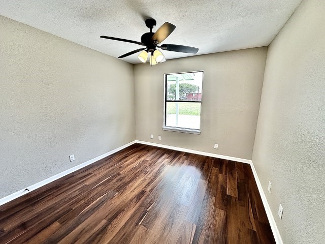 505 16th Street Port O'Connor, TX 77982 - Photo 12 of 17