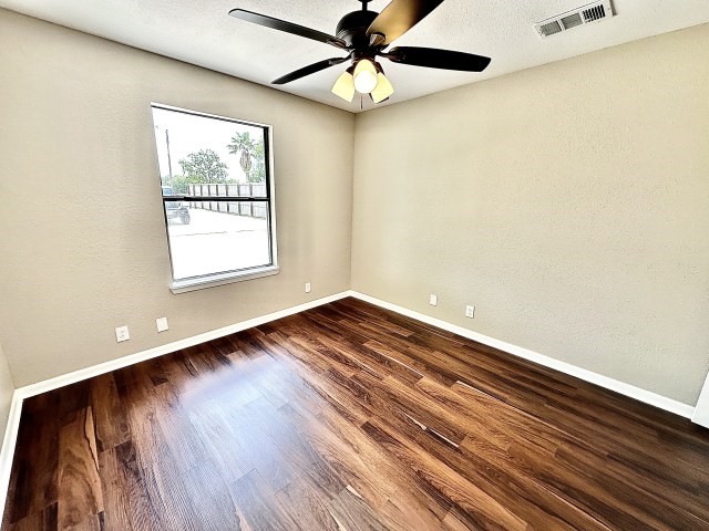 505 16th Street Port O'Connor, TX 77982 - Photo 13 of 17