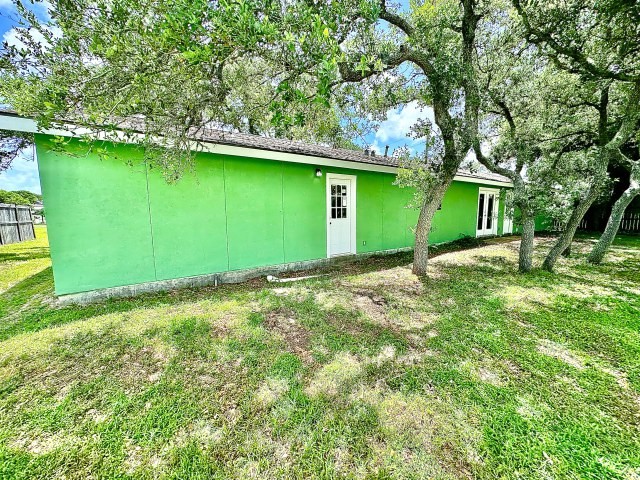 505 16th Street Port O'Connor, TX 77982 - Photo 3 of 17